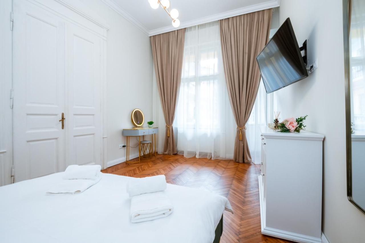 Apartament De Lux Central, P-Ta Matei Corvin Cluj-Napoca Exteriör bild