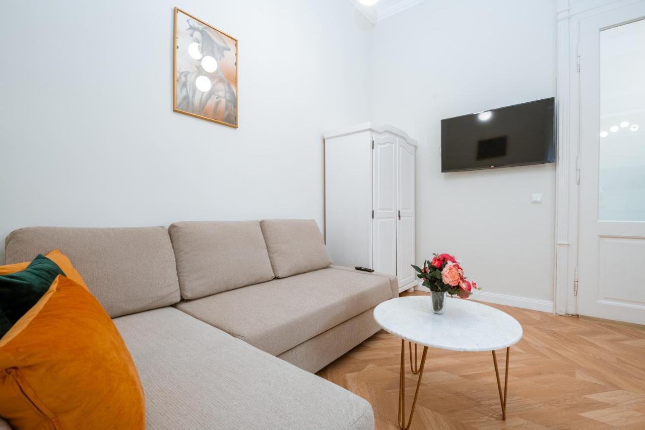 Apartament De Lux Central, P-Ta Matei Corvin Cluj-Napoca Exteriör bild